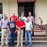 Vorne von links: Bürgermeister Stephan Morgenroth, Peter Vormwald, Thomas Damm, Franz Wolf, hinten: Frank Duckstein, Marc Nötscher, Sven Gottschalk